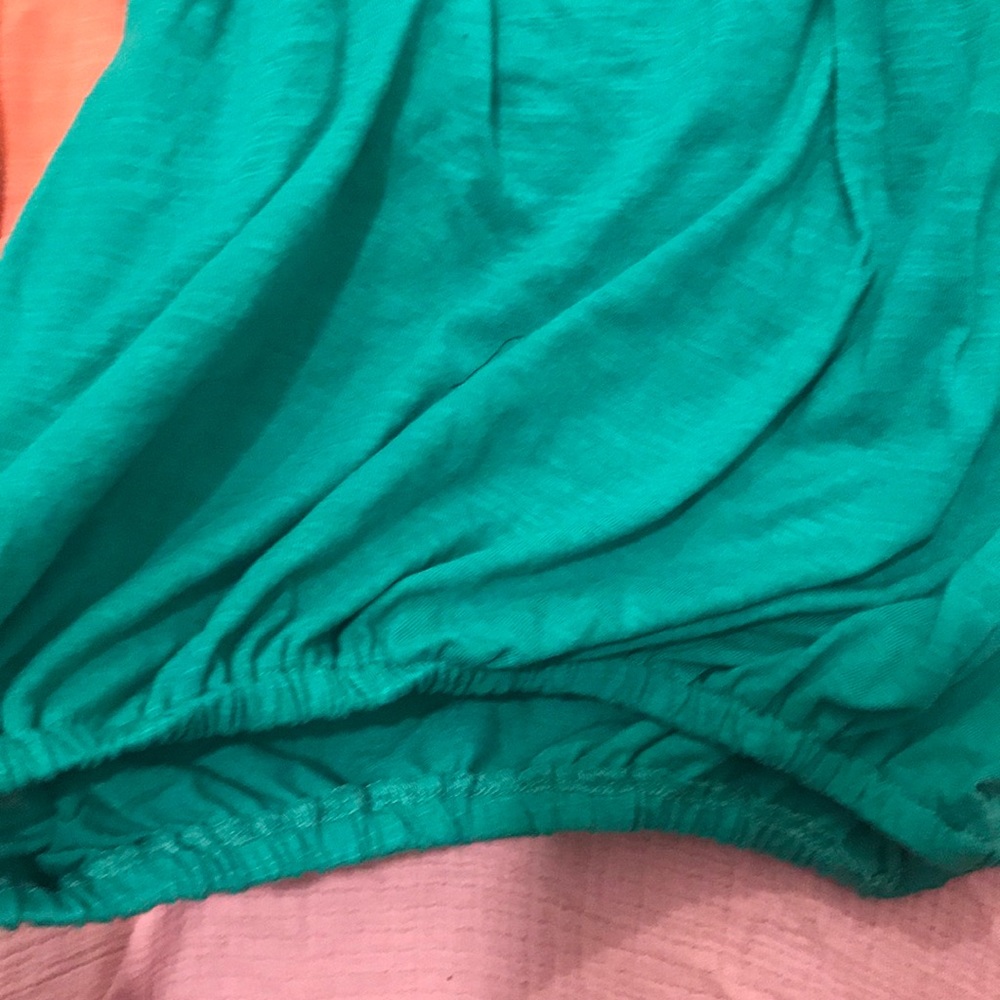 Tops - Picture 2 of 5